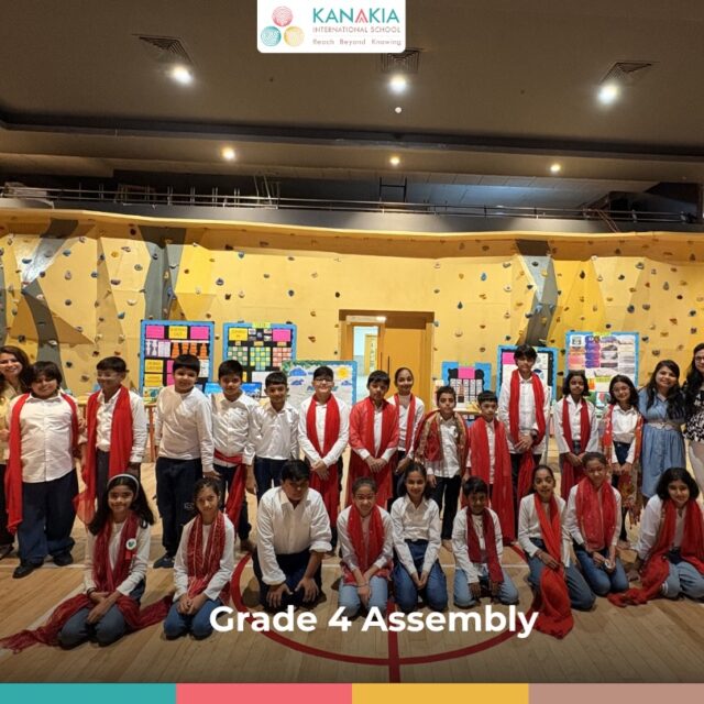 Grade 4 learners' assembly on the unit Earth with a Sustainable City model
